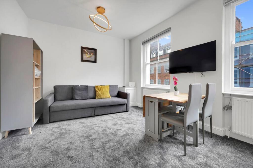 Modern & Cozy In Prime Soho Location Appartamento Londra