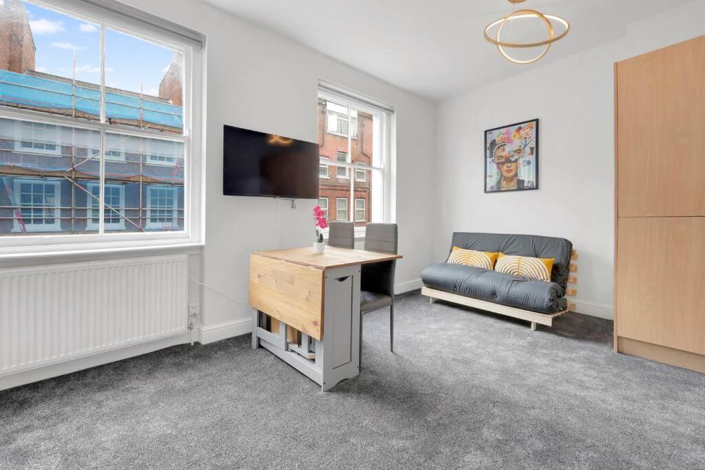 Apartment Modern & Cozy In Prime Soho Location London
