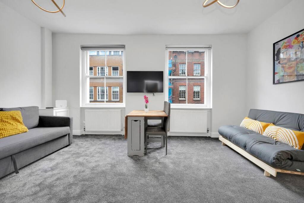 Modern & Cozy In Prime Soho Location Londra