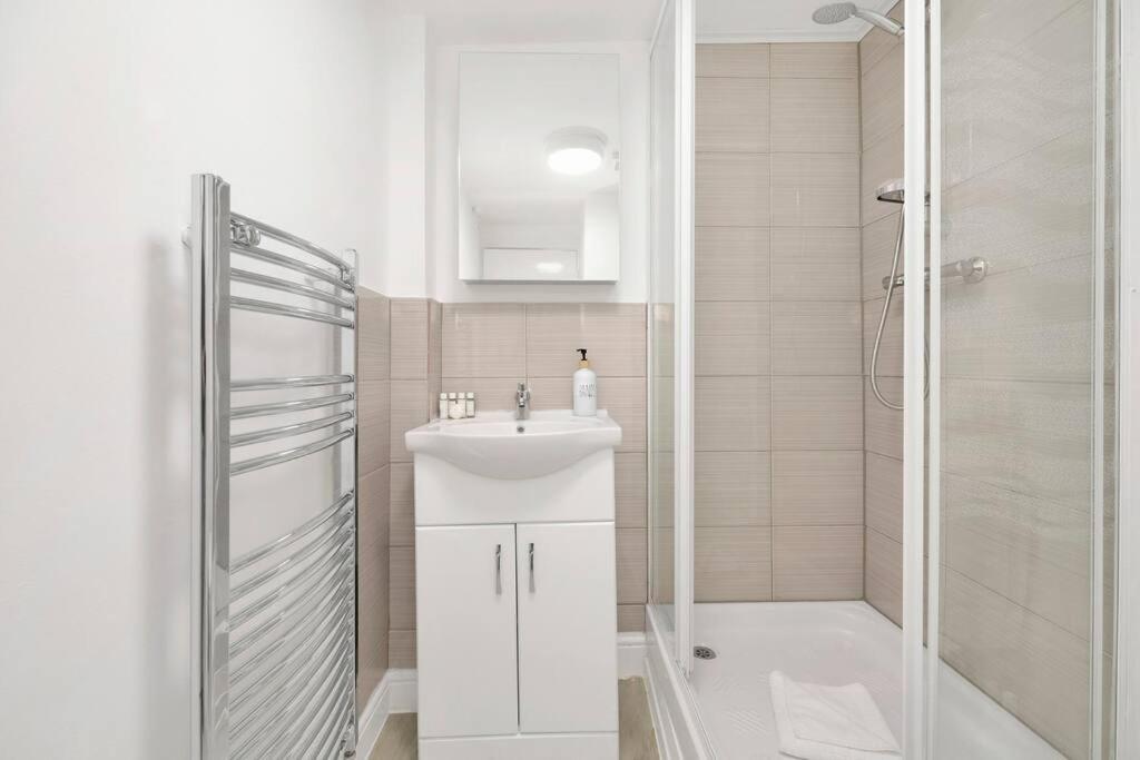 Modern & Cozy In Prime Soho Location Appartamento *