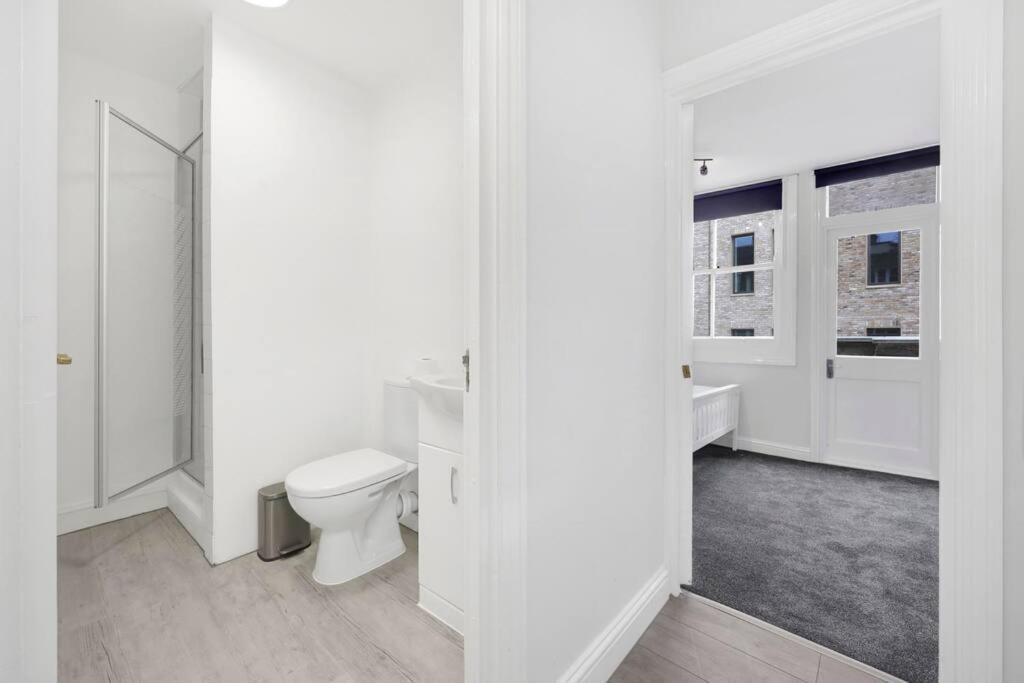 Apartment Modern & Cozy In Prime Soho Location *